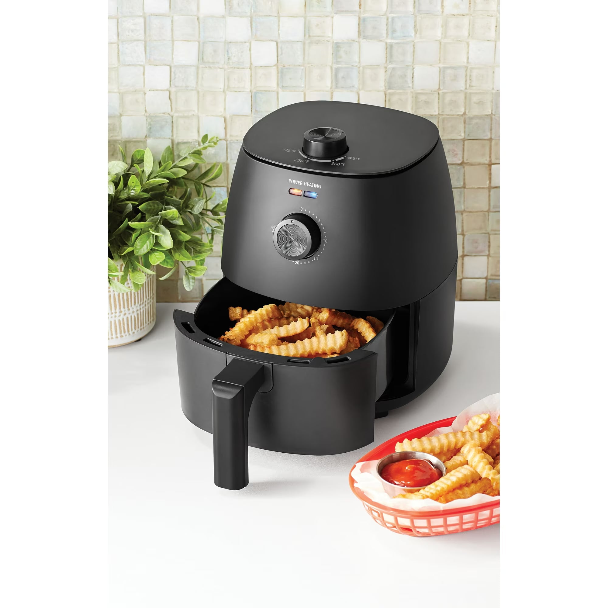 2.2 Qt Air Fryer with Non-Stick Basket – Arctic Black
